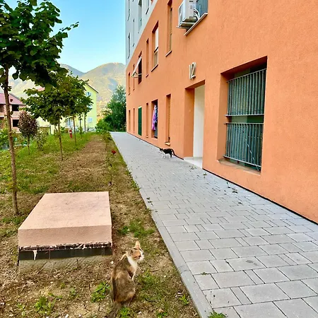 Aurora With Balcony And Private Parking Apartman Tirana