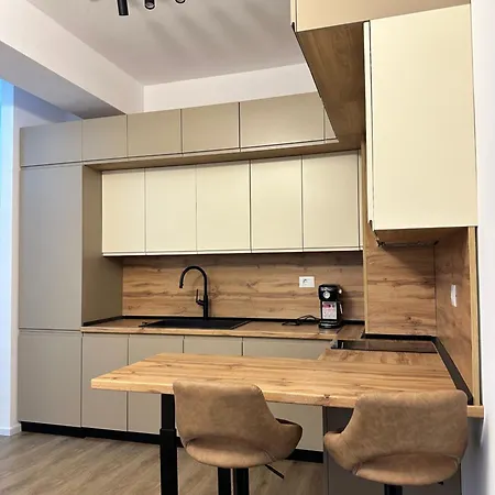 Apartman Aurora With Balcony And Private Parking *